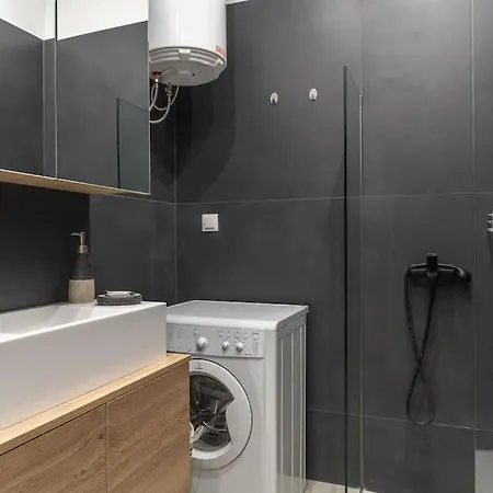 Modern And Cozy In The Heart Of Apartment Athens