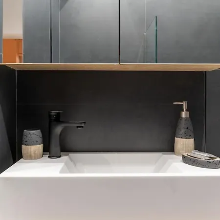 Apartment Modern And Cozy In The Heart Of Athens