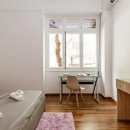 Modern And Cozy In The Heart Of