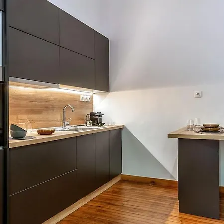 Modern And Cozy In The Heart Of * Athens