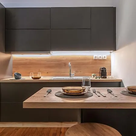 Apartment Modern And Cozy In The Heart Of Athens